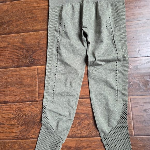 Workout Set - Picture 3 of 6